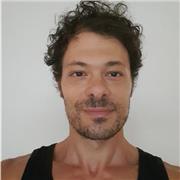 Insegnante Yoga disponibile per lezioni private o online